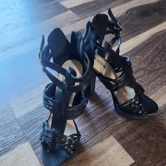 Shoes - Picture 3 of 3